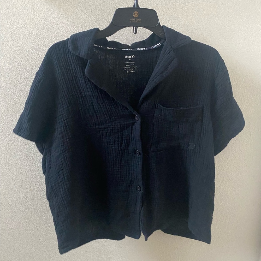 Born Black Short-Sleeve Button-Front Cropped Shirt - Picture 3 of 5